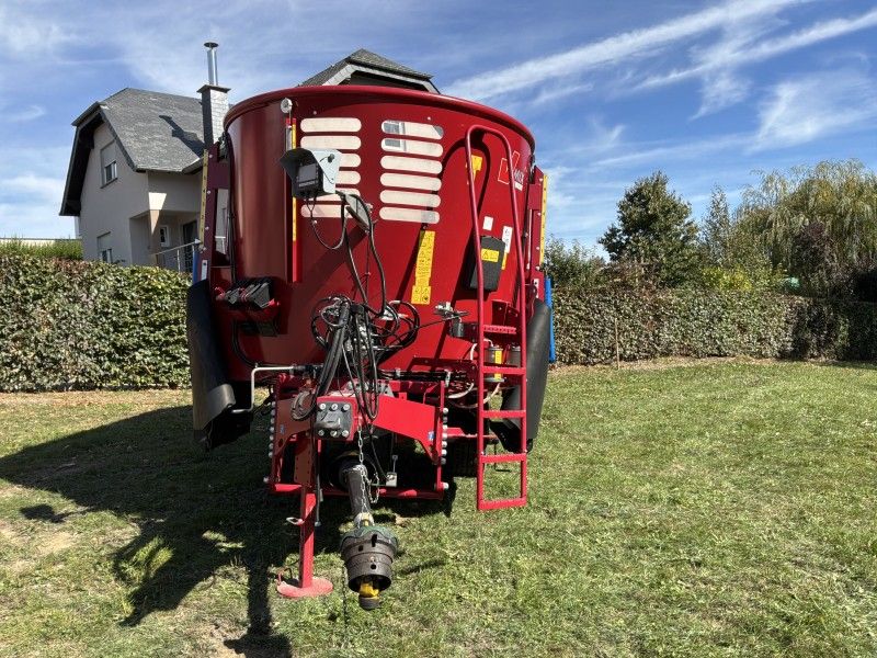 2023 Bvl V-MIX Plus 17N-2S Feed Mixer