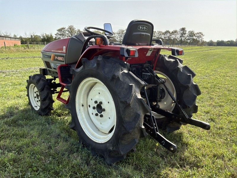 Yanmar F-220 Minitraktor mit Allradantrieb