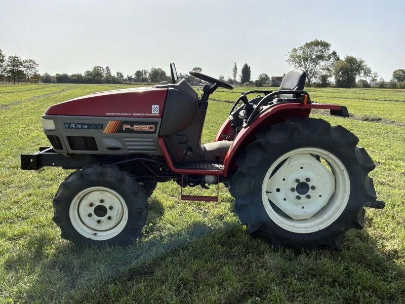 Yanmar F-220 Minitraktor mit Allradantrieb