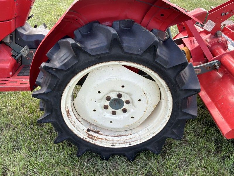 Yanmar YM1820D vierwielaangedreven minitractor met grondfrees