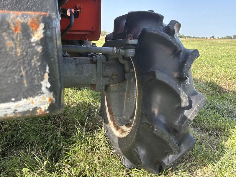 Kubota Granbia L GB18 – Minitraktor mit Allradantrieb und Bodenfräse