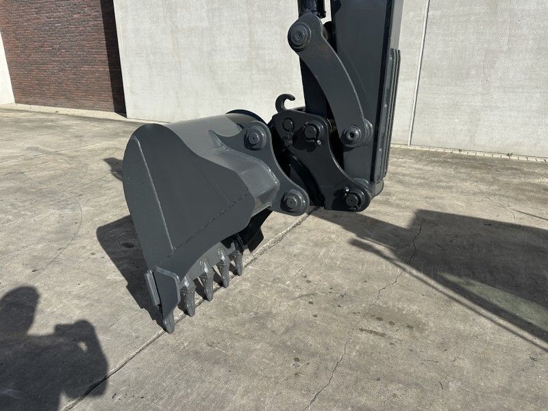 2010 Volvo EC55B Mid-Size Excavator