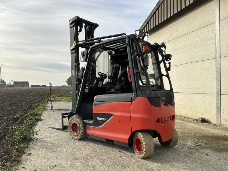 2018 Linde E25 Electric Forklift