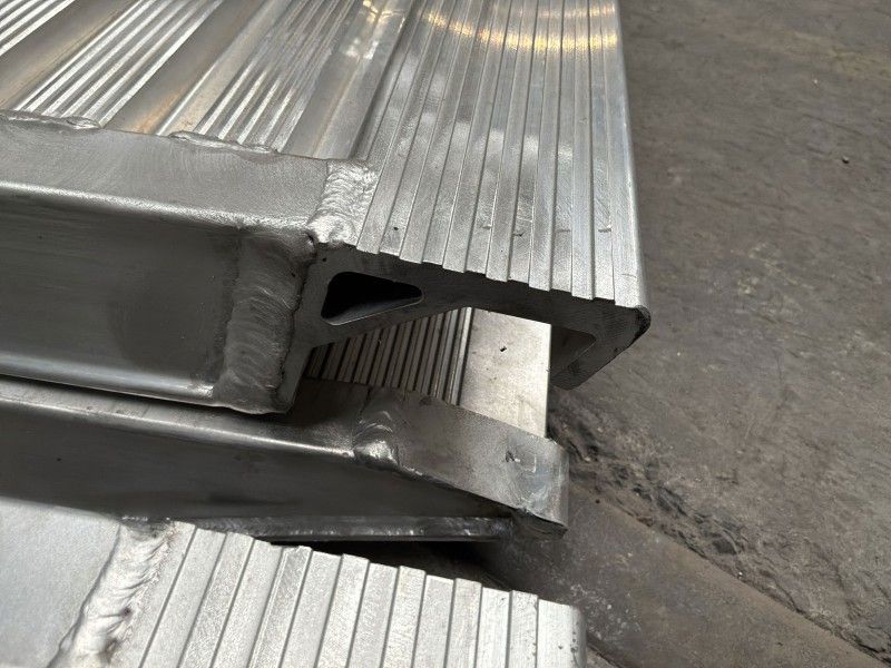 Aluminium-Auffahrrampen mit Haken (unbenutzt) (2 Stück)