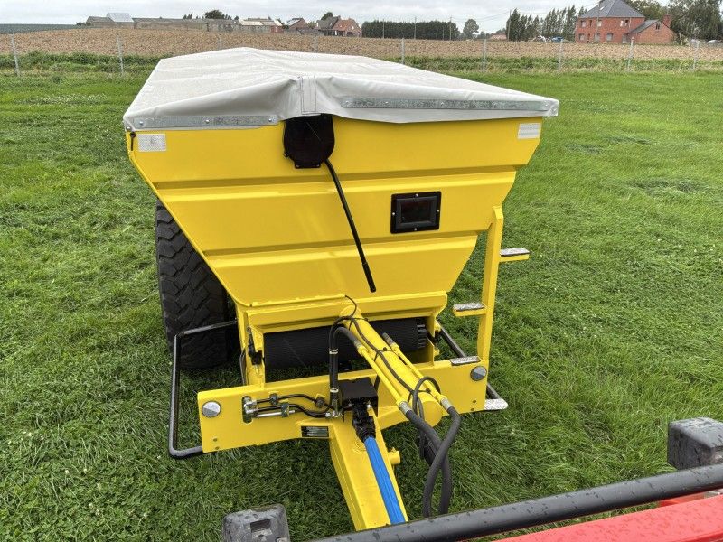 2026 Unicum 2 Towed Salt Spreader and Fertilizer Spreader