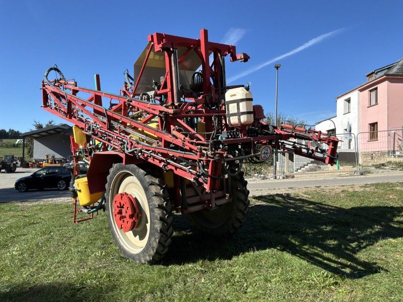 2009 Beyne PLK27/2500/260/7V Feldspritze