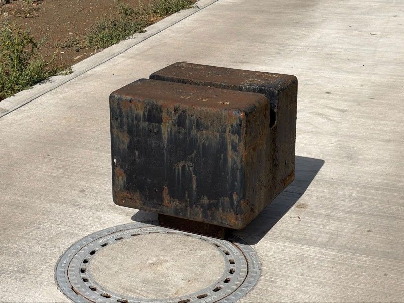 Core calibration weight: 1 metric ton