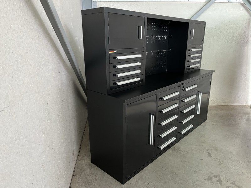 Metal workbench (FH18)