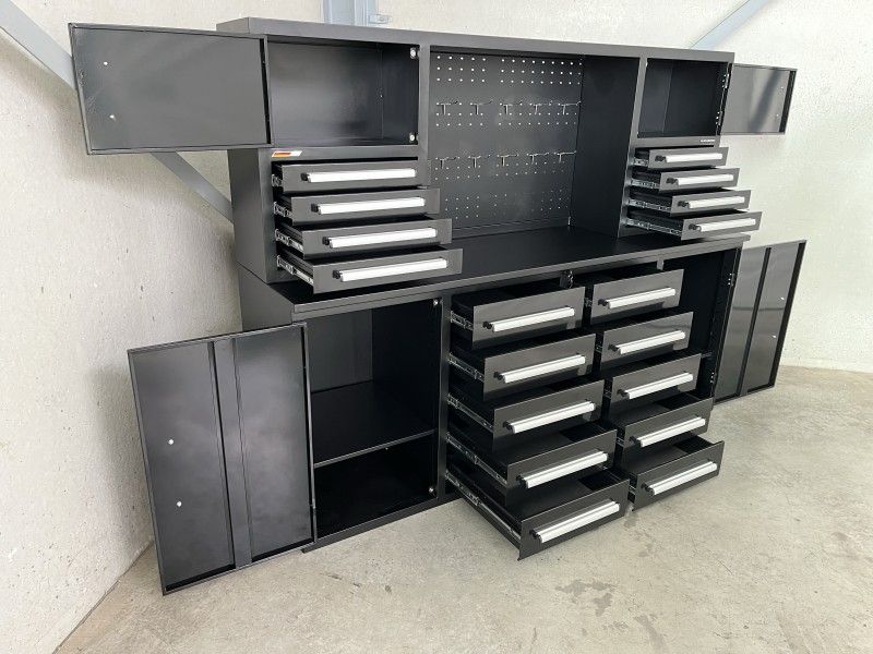 Metal workbench (FH18)