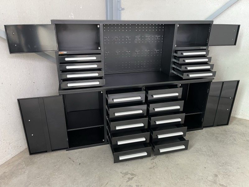 Metal workbench (FH18)
