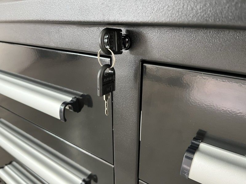 Metal workbench (FH18)