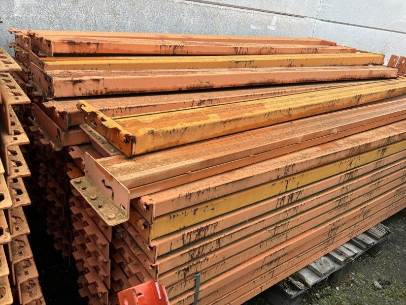 Träger für Palettenregale (74x)