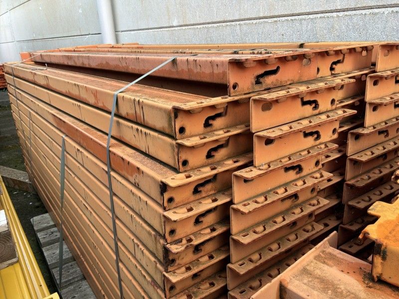 Träger für Palettenregale (82x)