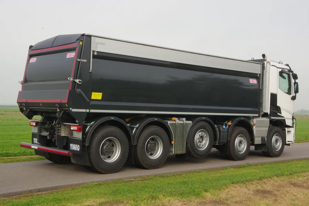 Renault C530 49-tons 10x4 met Tibeg kipper