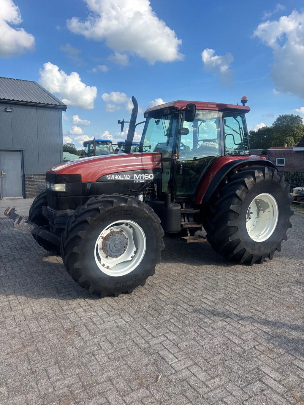 New Holland M160