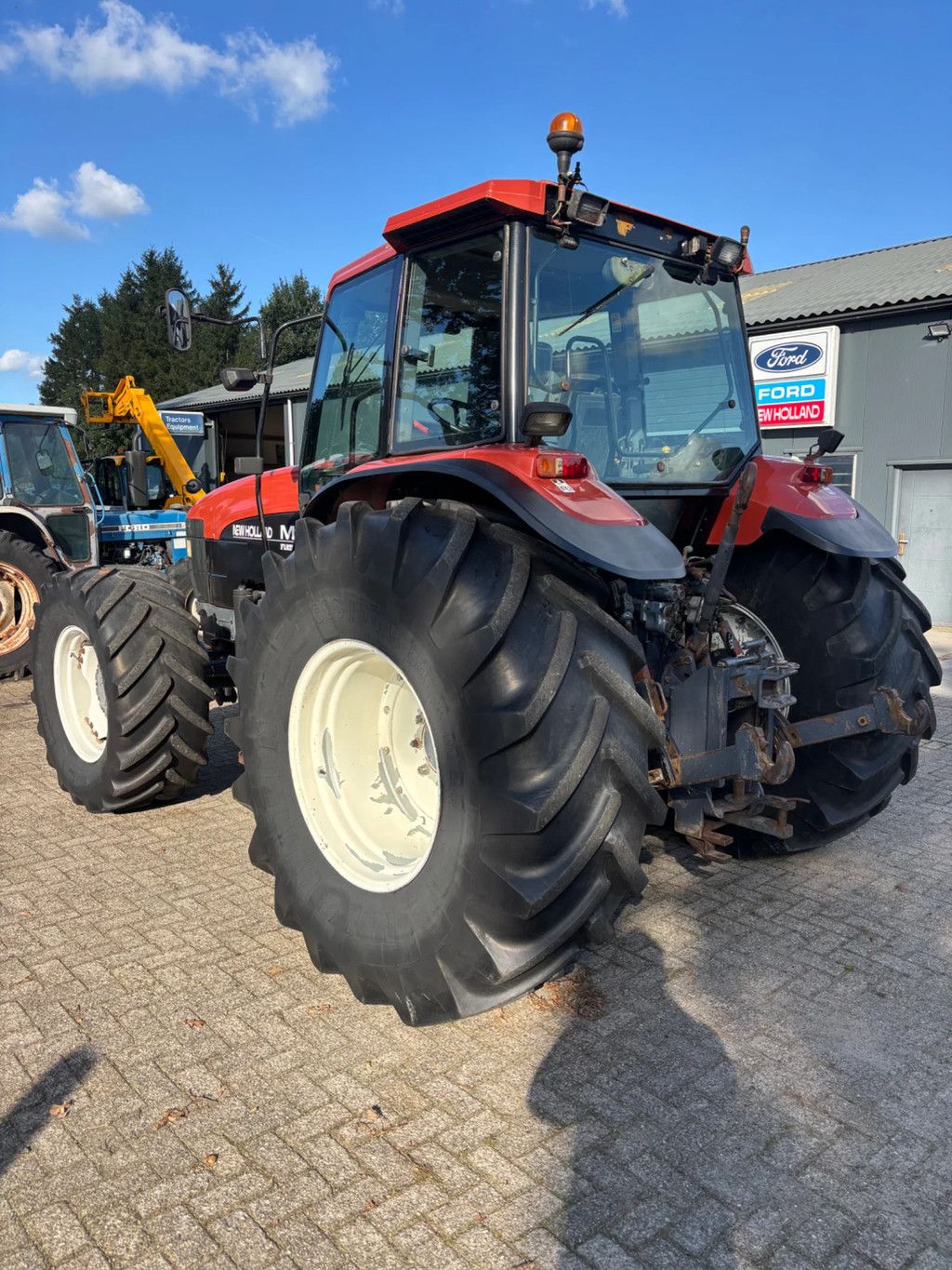 New Holland M160