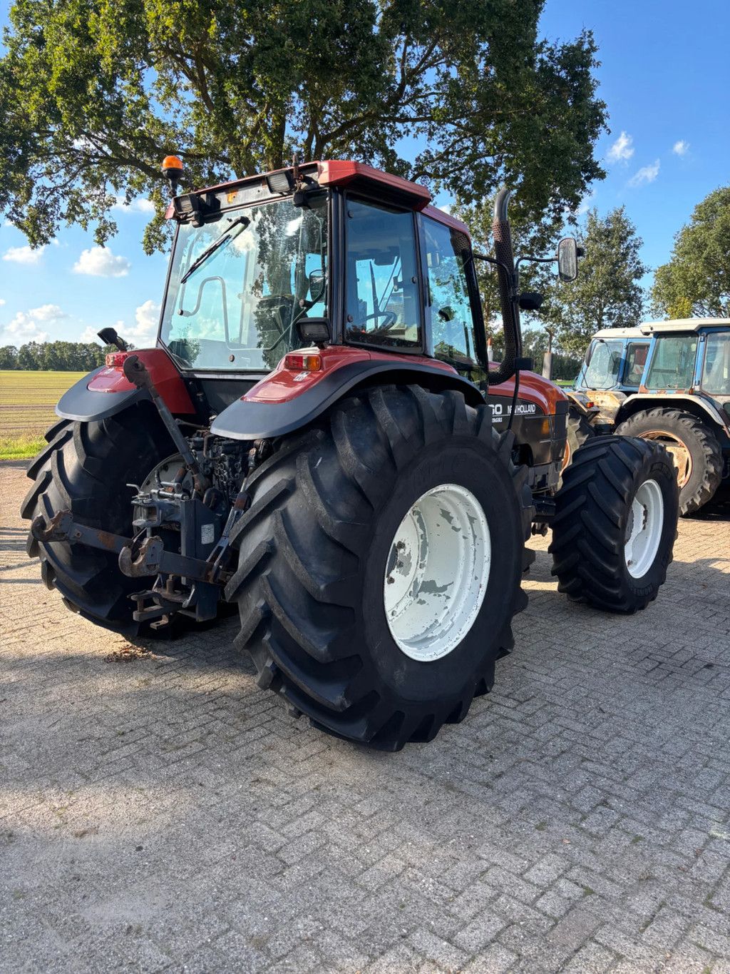 New Holland M160