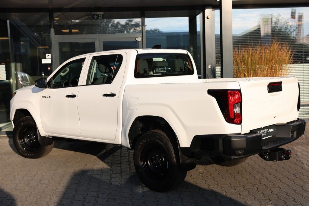 Toyota Hilux 2.8 D-4D MHEV DUBBEL CABINE ACTIVE A/T 4WD