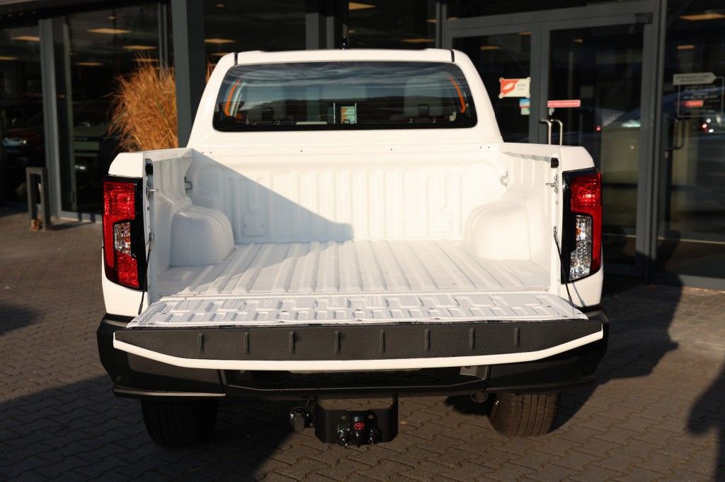 Toyota Hilux 2.8 D-4D MHEV DUBBEL CABINE ACTIVE A/T 4WD