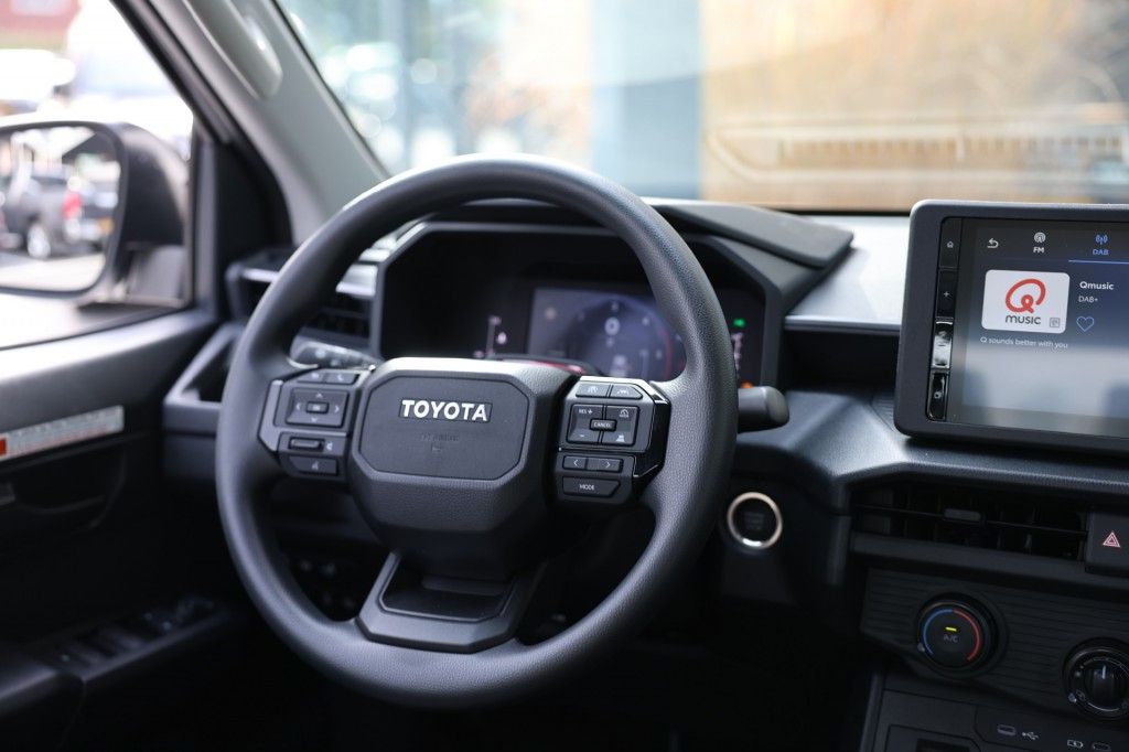Toyota Hilux 2.8 D-4D MHEV DUBBEL CABINE ACTIVE A/T 4WD