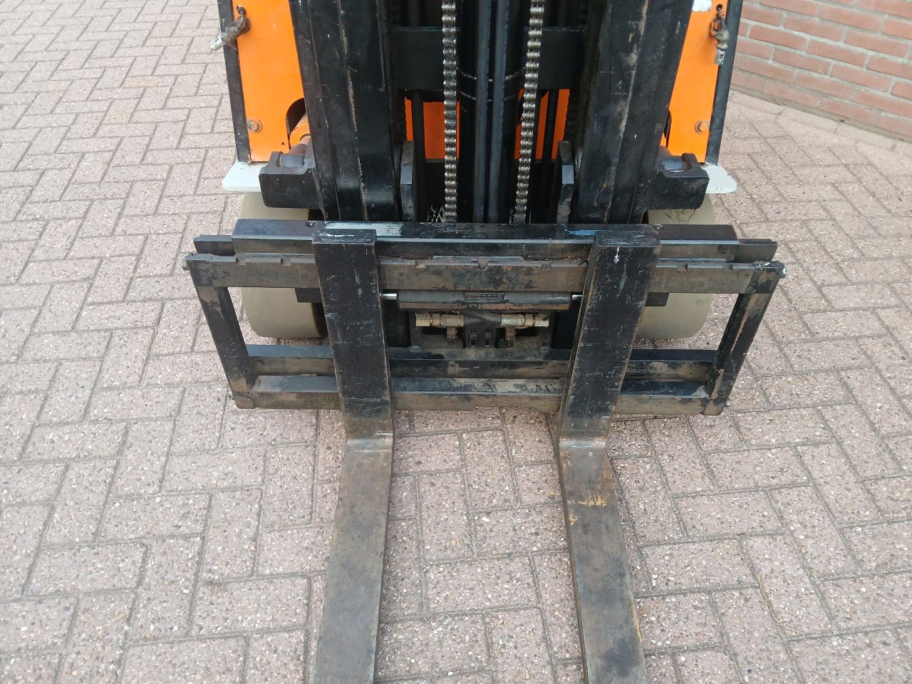 Halla h3f18t /side shift / driedelig mast