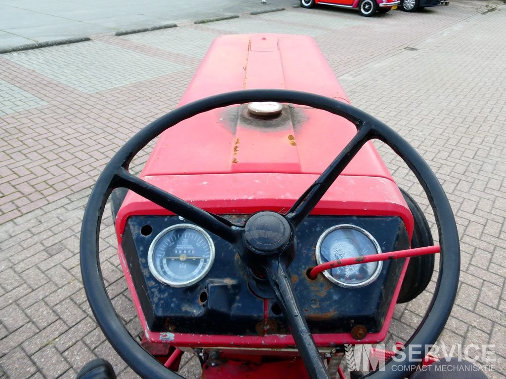 International 423 2wd