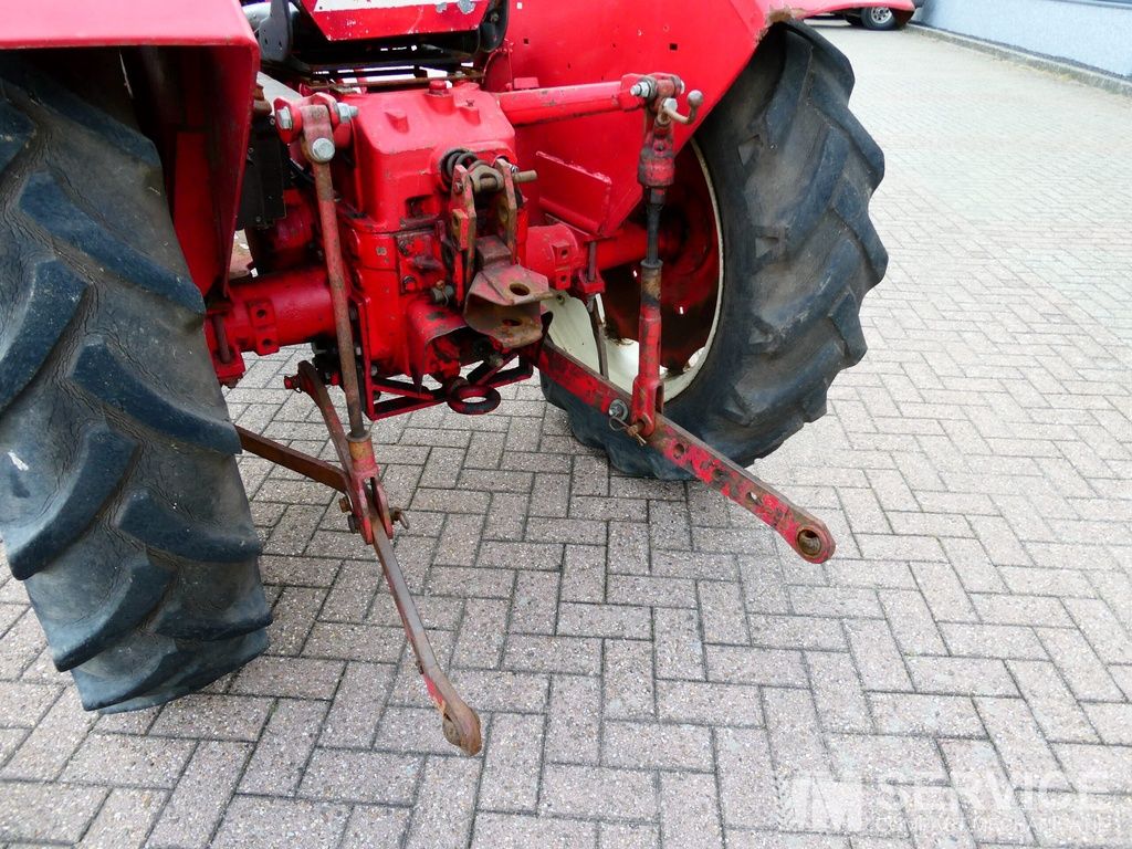 International 423 2wd