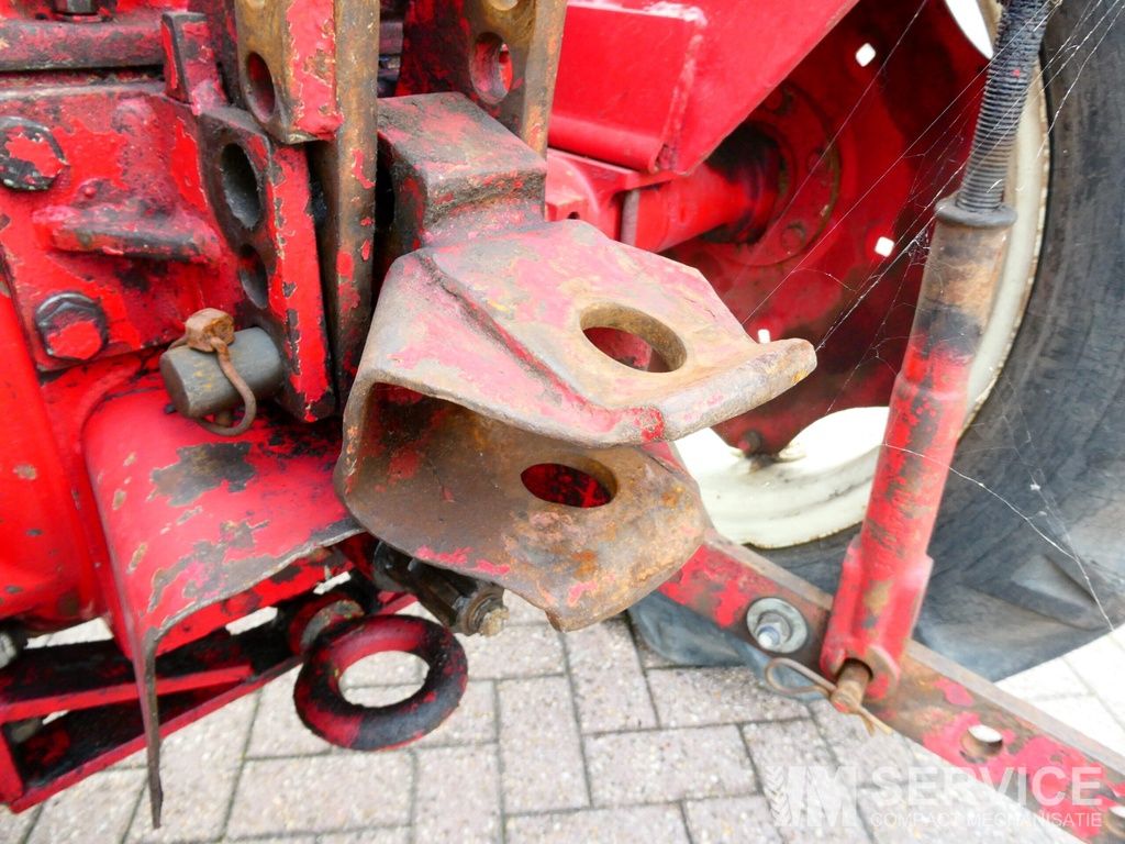 International 423 2wd