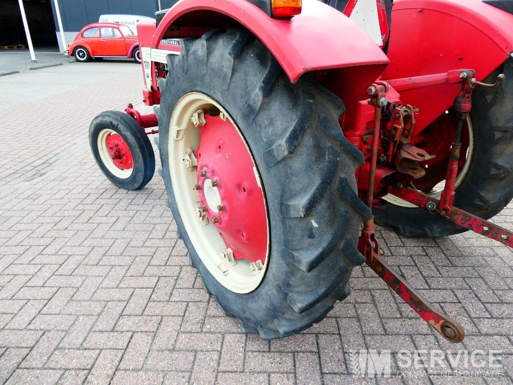 International 423 2wd