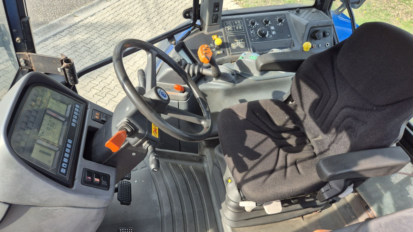 New Holland TM190 PC 50 Kmh Luchtdruk reminstallatie