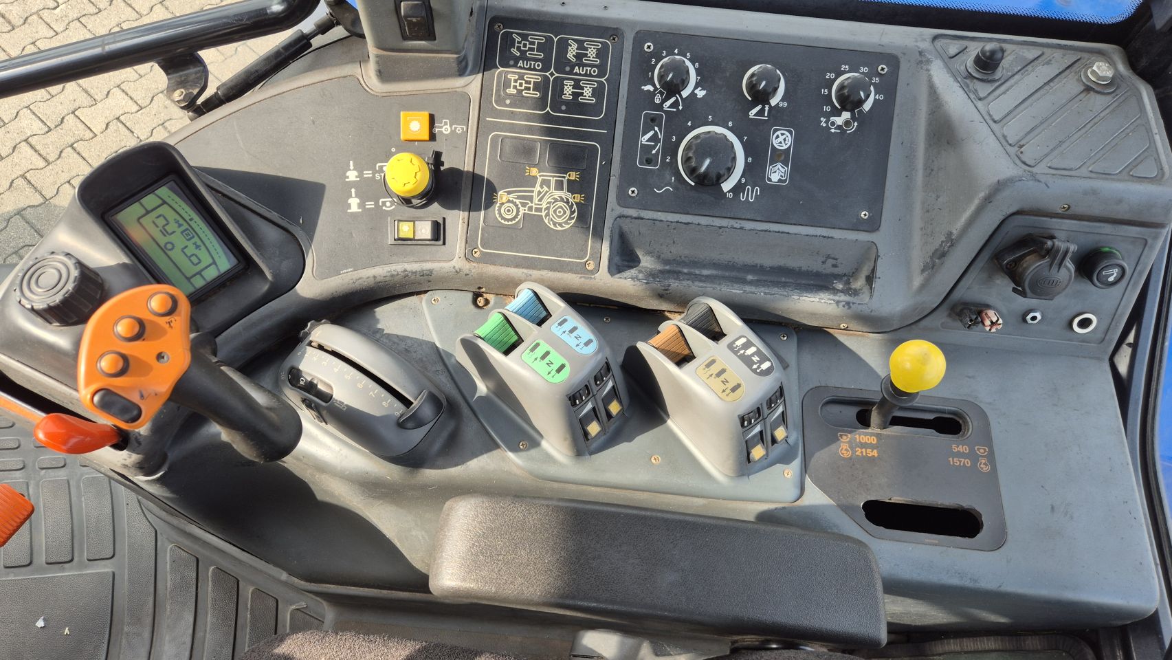 New Holland TM190 PC 50 Kmh Luchtdruk reminstallatie