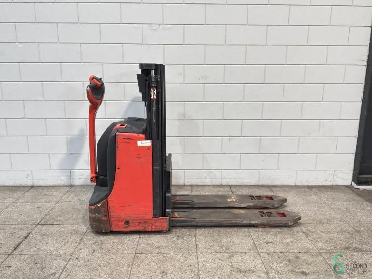 Stackers Electric Linde D06 2015 Double stock