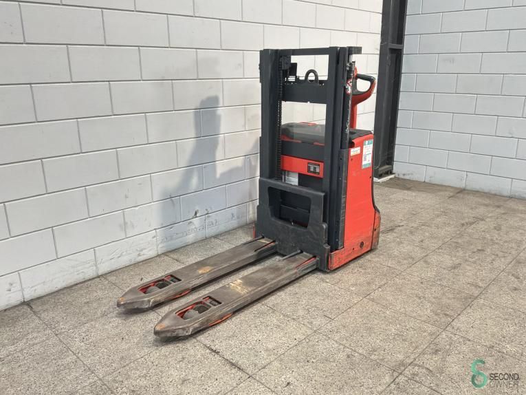 Stackers Electric Linde D06 2015 Double stock