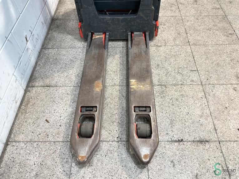 Stackers Electric Linde D06 2015 Double stock