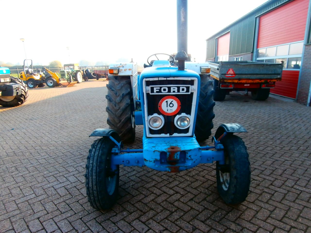 Ford 5600 goedlopend, hef, aftakas ,schakeld rijd en remt goed