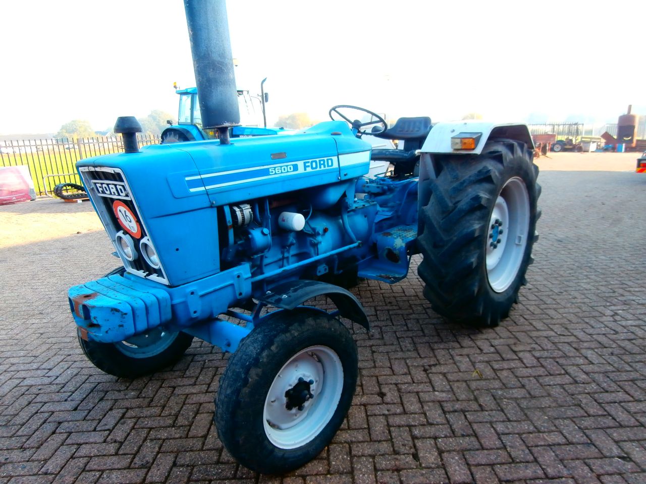 Ford 5600 goedlopend, hef, aftakas ,schakeld rijd en remt goed