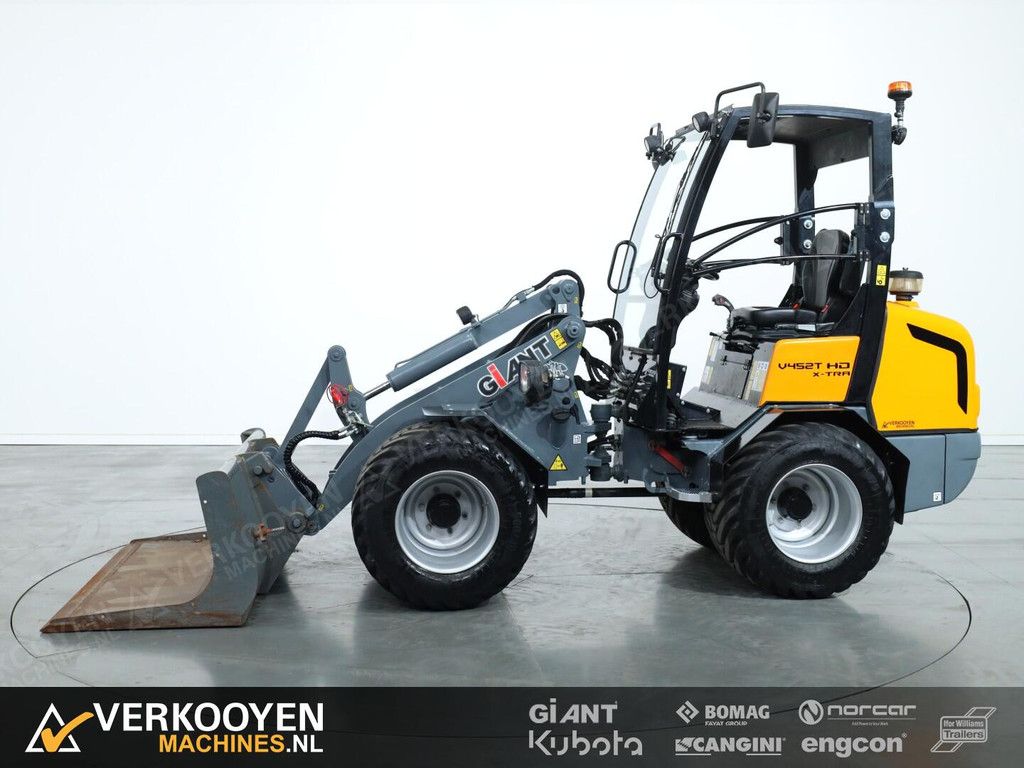 2017 Giant V452T X-tra HD VK10880