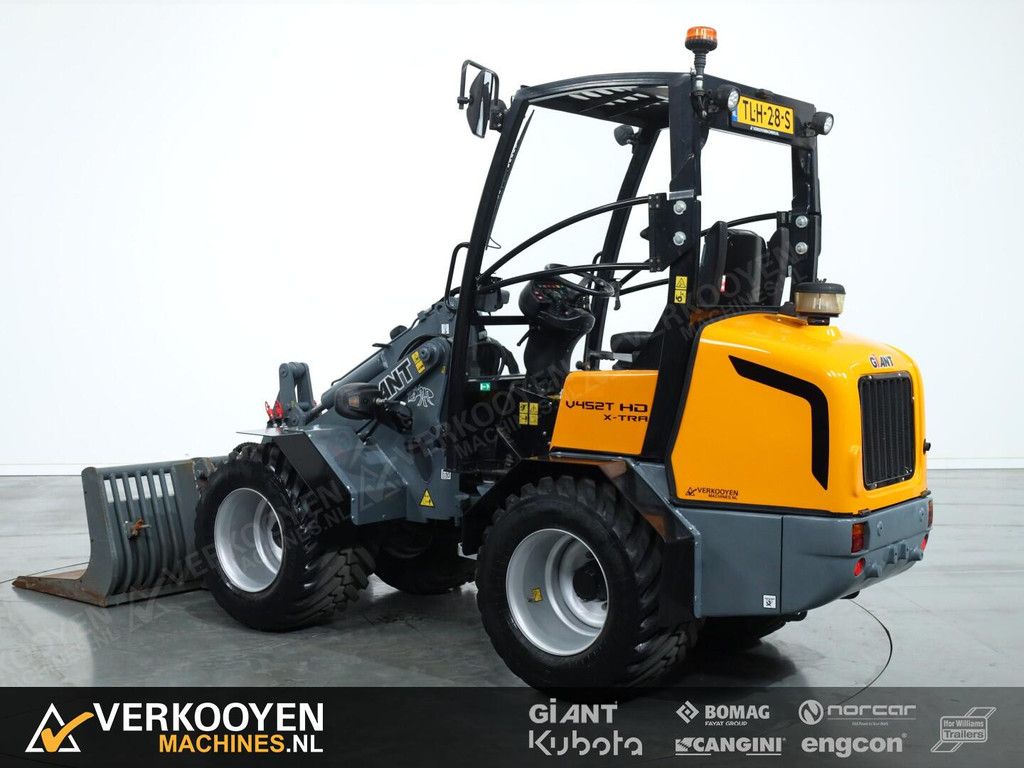 2017 Giant V452T X-tra HD VK10880