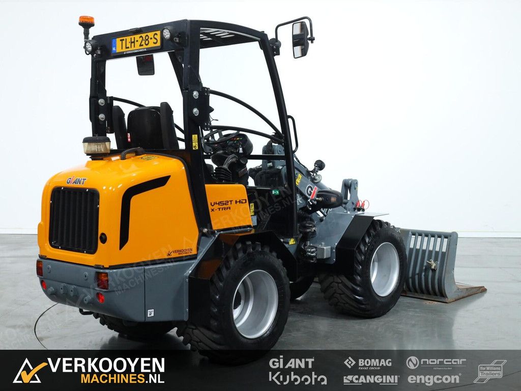2017 Giant V452T X-tra HD VK10880