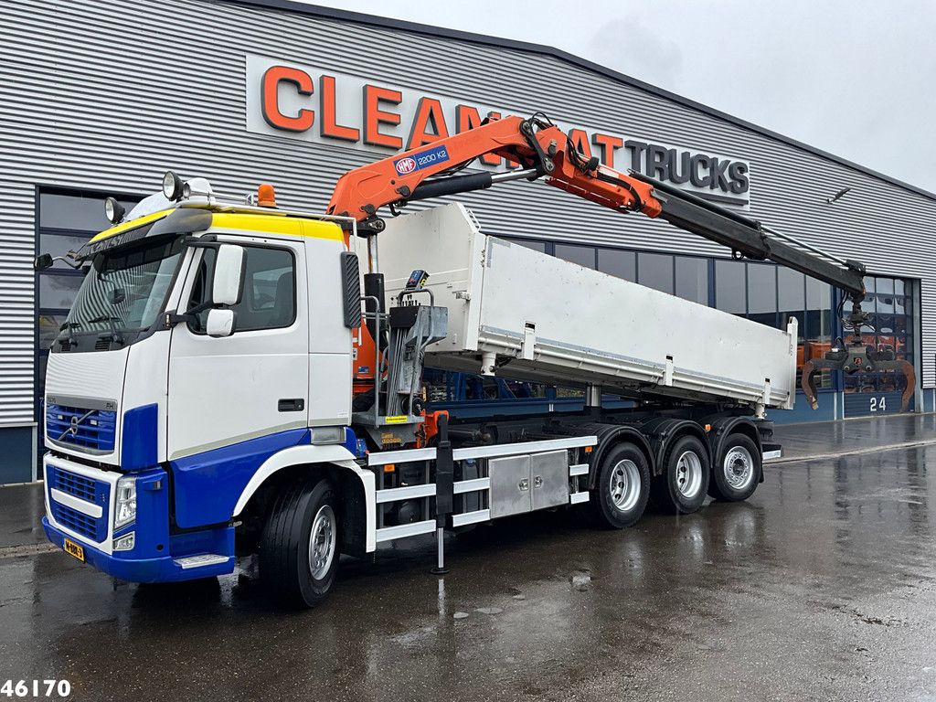 Volvo FH 420 8x4 HMF 22 Tonmeter laadkraan