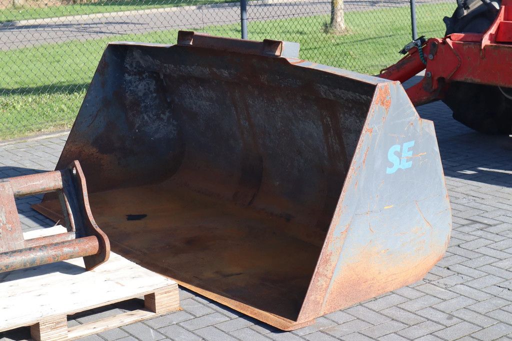 Manitou MT 1440 | FORKS | HOOK | BUCKET