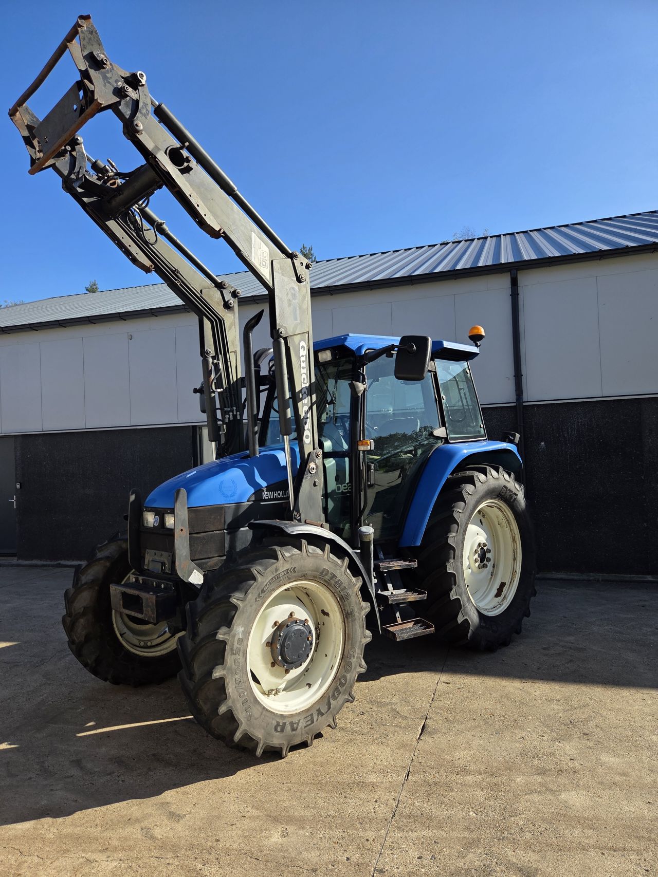 New Holland TS 90 SLE 4WD met voorlader