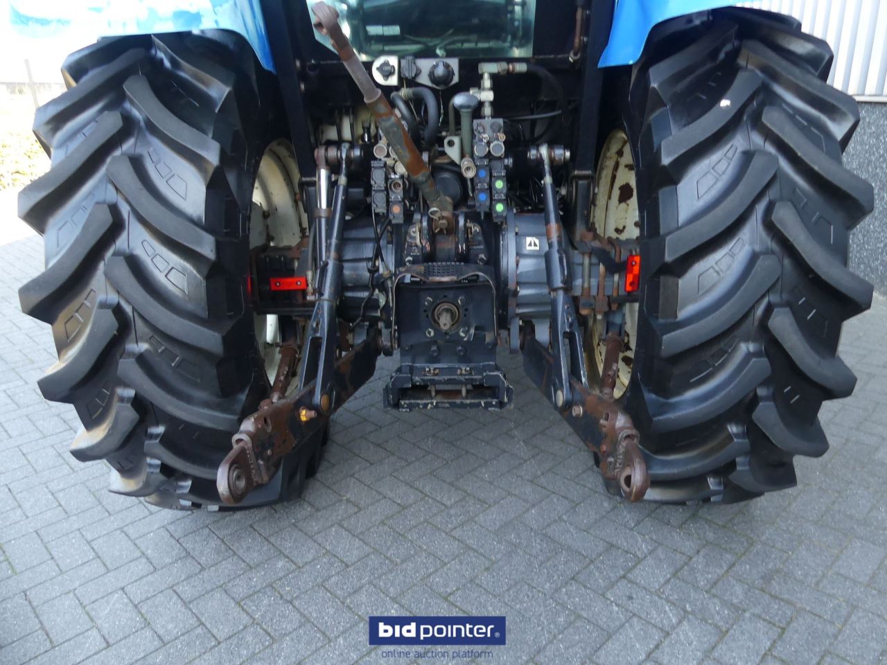 New Holland TS115