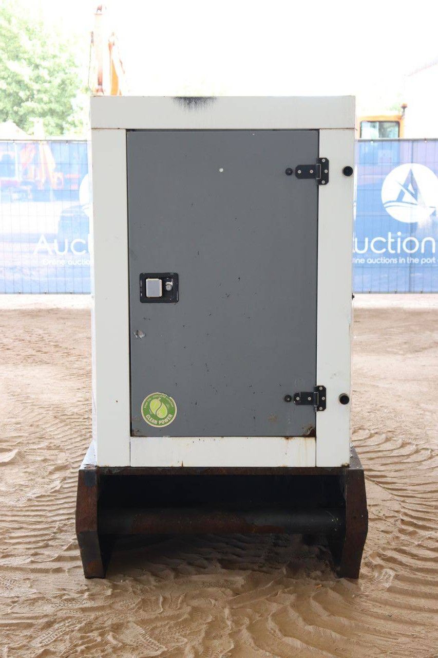 Generator SDMO R90 Diesel 80kVA