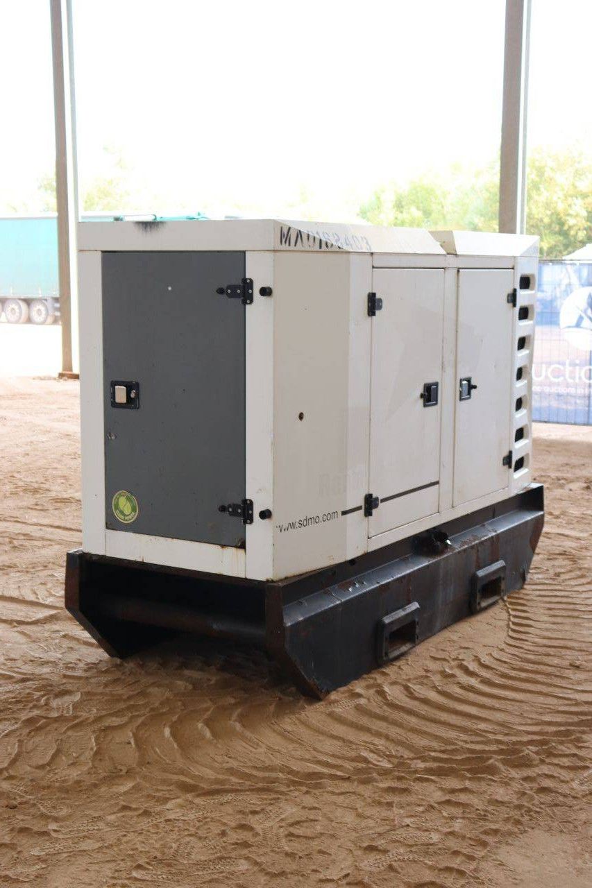 Generator SDMO R90 Diesel 80kVA
