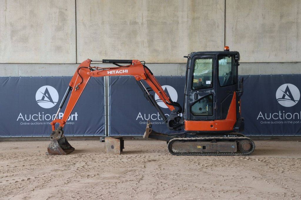 Rupsgraafmachine Hitachi AX33U-6A Diesel 21.2kW 2017