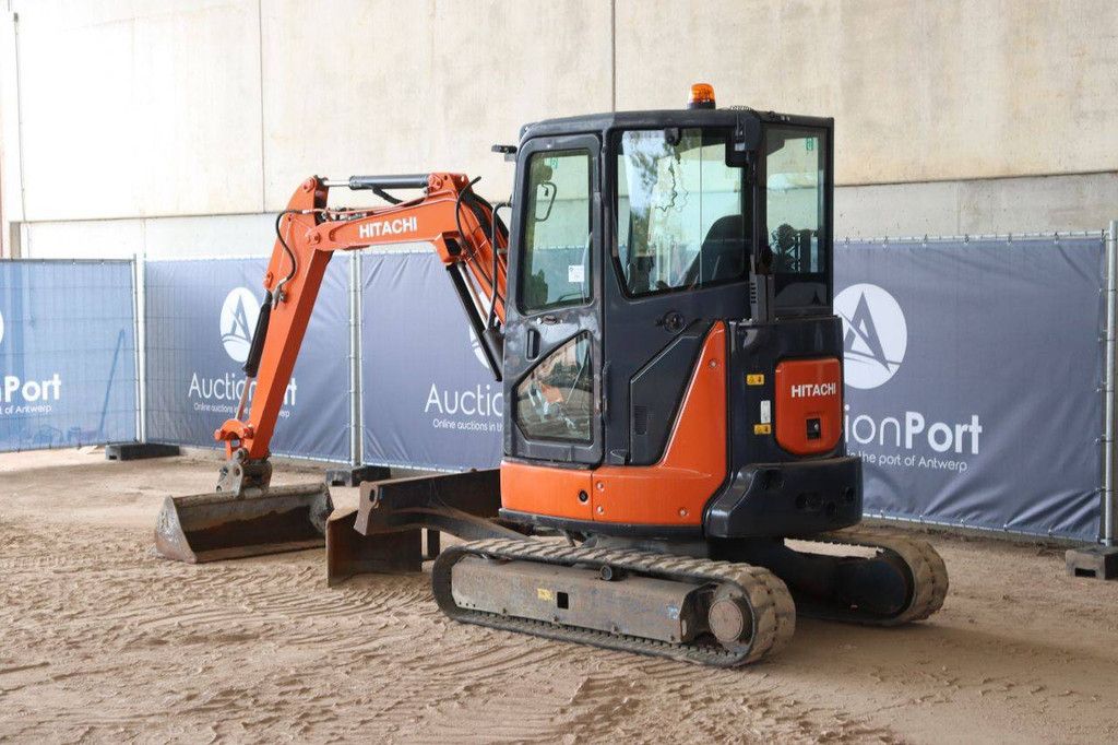 Rupsgraafmachine Hitachi AX33U-6A Diesel 21.2kW 2017