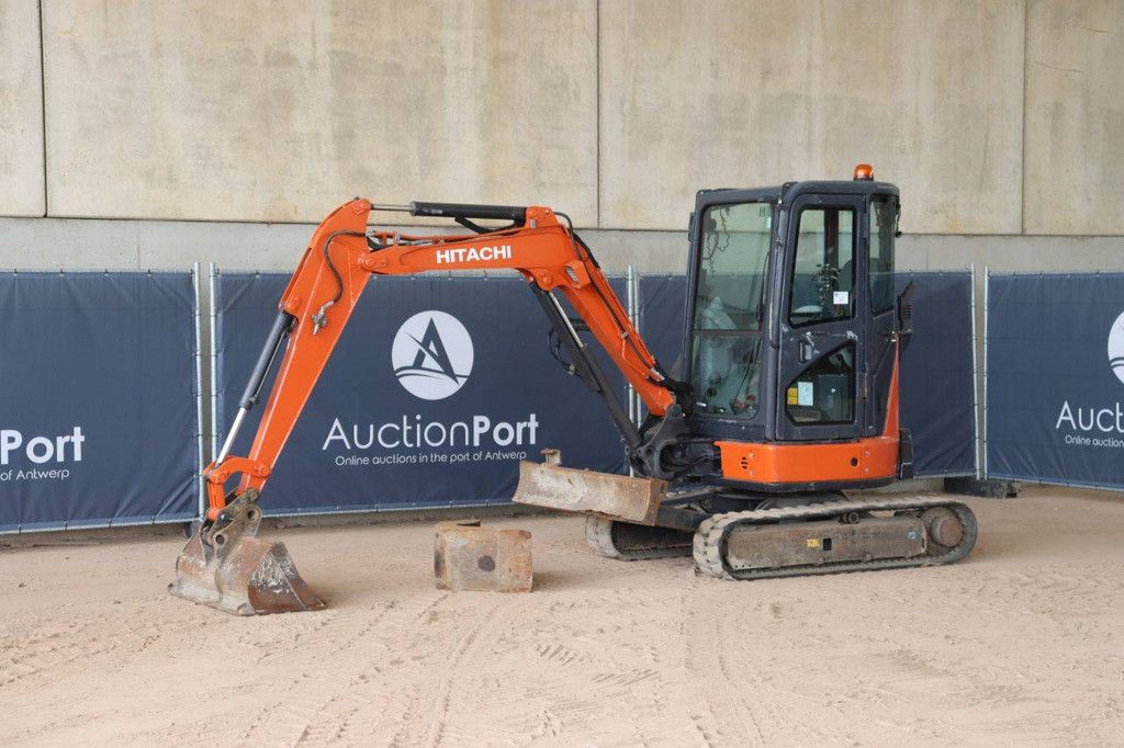 Rupsgraafmachine Hitachi AX33U-6A Diesel 21.2kW 2017