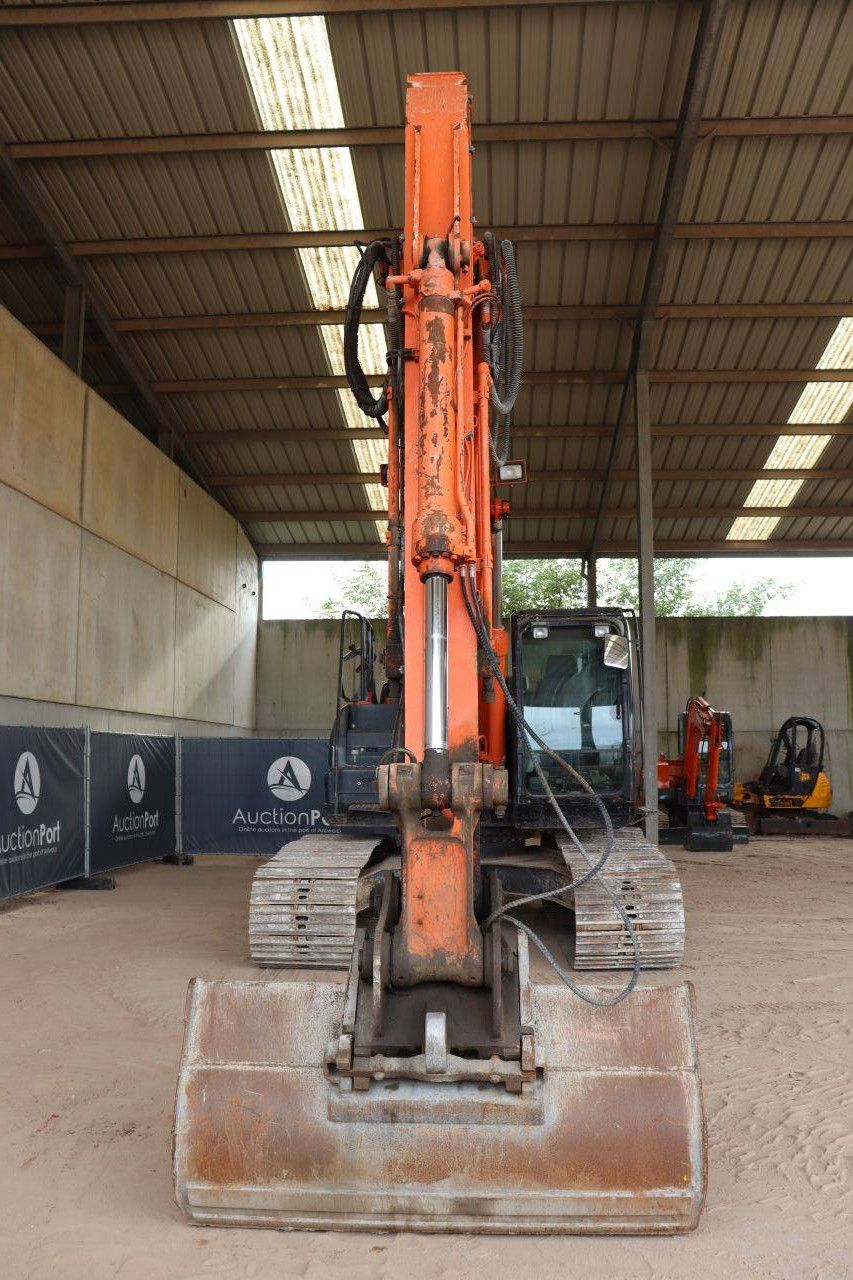 Raupenbagger Hitachi Zaxis 210 LC Diesel 128kW