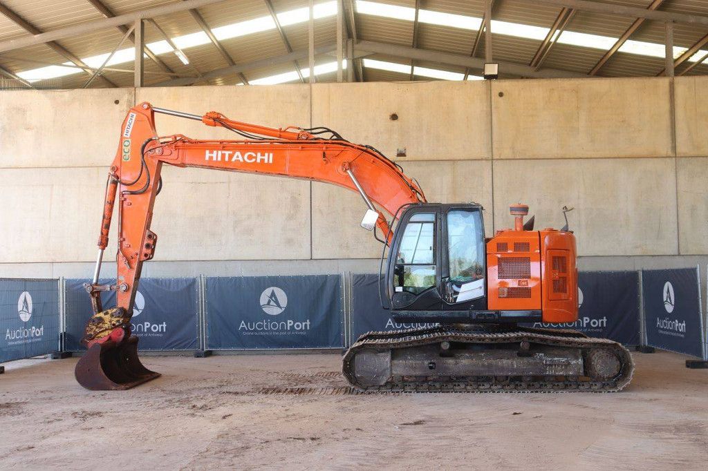 Crawler excavator Hitachi ZAXIS 225USLC-5B Diesel 122kW 2015